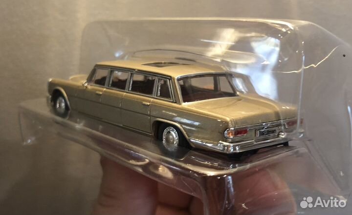 1/64 Mercedes benz 600 pullman