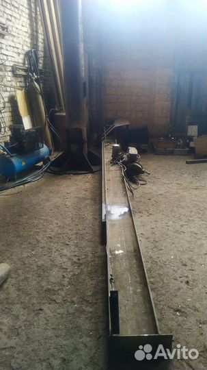 Кран консольный поворотный