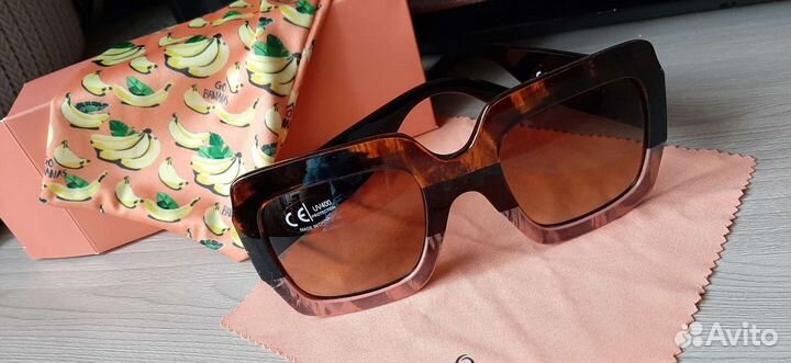 Солнечные очки в оправе орифлейм