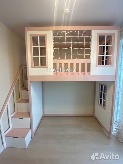 Детская кровать чердак домик, лестница комод