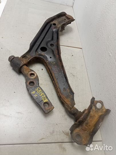 Рычаг передний левый нижний