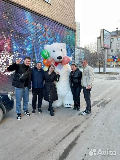 Белый мишка на день рождения