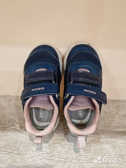 Кроссовки детские