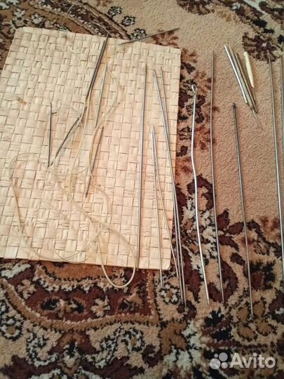 Спицы для вязания, крючки, нитки