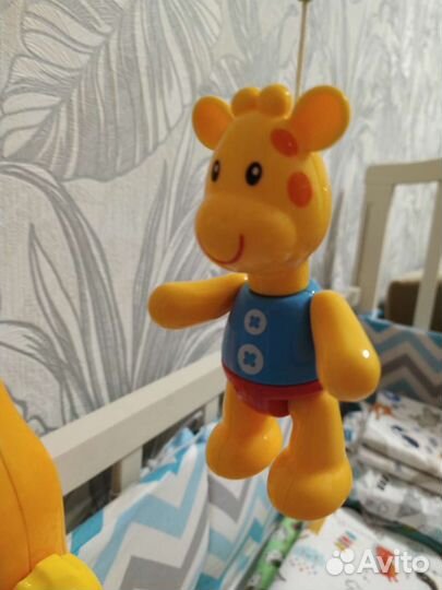 Мобиль в кроватку. Жирафики