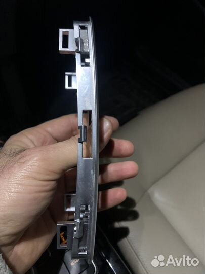 Планка на центральной консоли w212