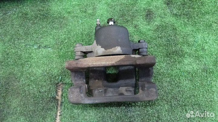 Суппорт передний левый Toyota Allion ZZT245 1ZZ-FE