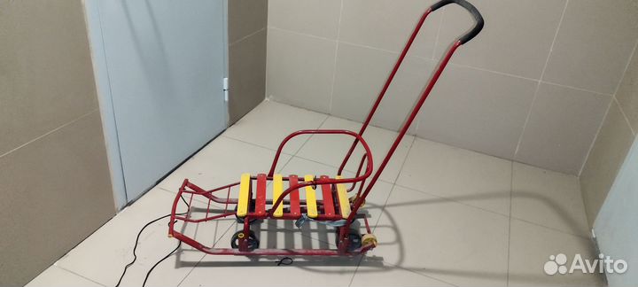 Детские санки на колесах