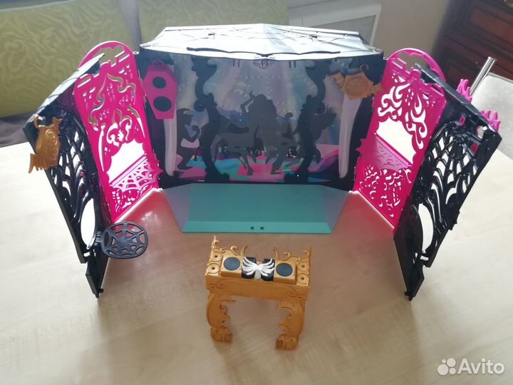 Музыкальная колонка Монстр Хай