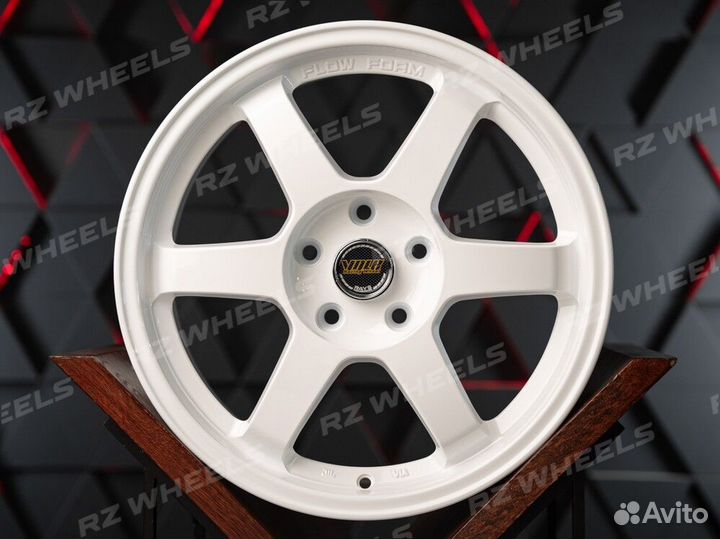 Диски на Toyota Corolla R17 5x114.3 White