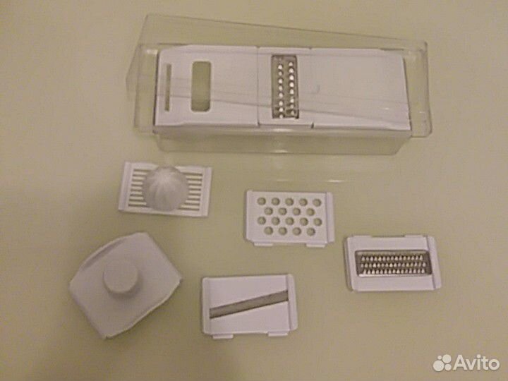 Терка ручная с контейнером