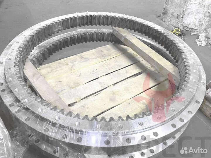 Поворотный круг Hyundai R305LC-7 81N8-00024GG