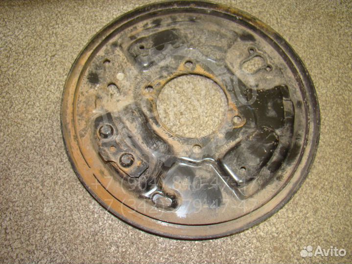 Щит опорный задний правый Suzuki Grand Vitara 3