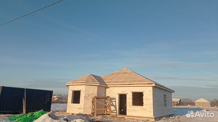 Бригада строителей