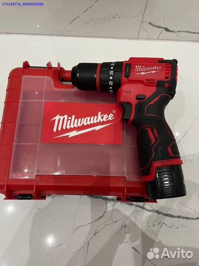 Шуруповерт Milwaukee 18V бесщеточный с двумя АКБ