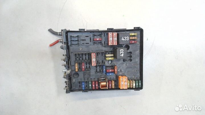 Блок предохранителей Volkswagen Touran, 2005