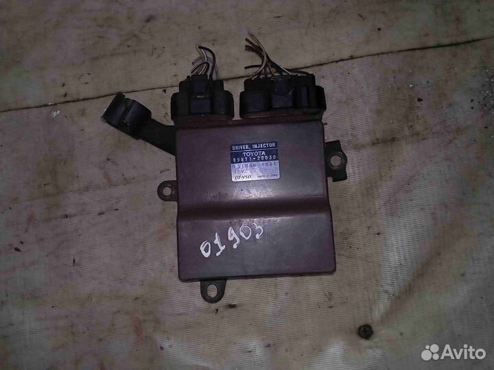 Блок управления форсунками Toyota Land Cruiser Pra