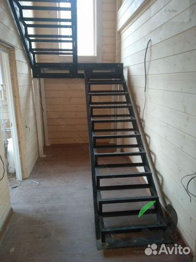 Лестница из металла