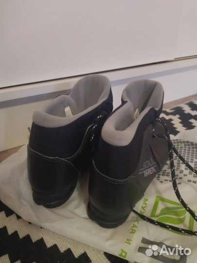 Лыжные ботинки