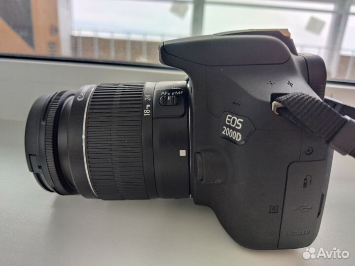 Зеркальный фотоаппарат Canon Eos 2000d Kit