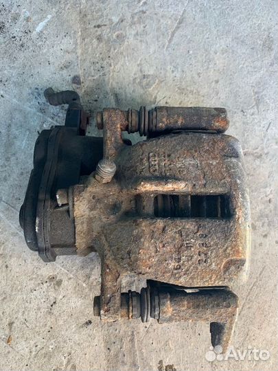 Суппорт задний правый Audi A4 B8 2007-2011