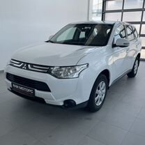 Mitsubishi Outlander 2.0 CVT, 2013, 79 600 км, с пробегом, цена 1 600 000 руб.