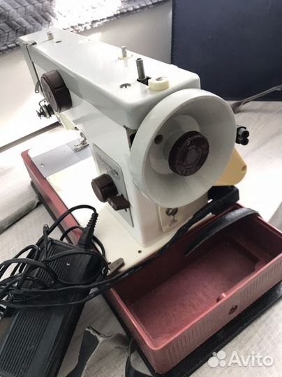 Швейная машина Чайка 134