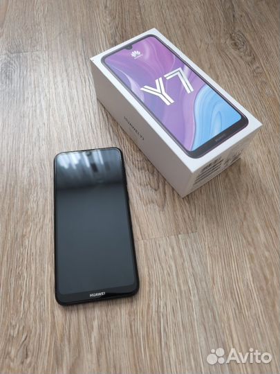 HUAWEI Y7 (2019), 4/64 ГБ