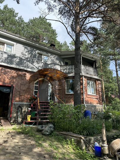 Дом 200 м² на участке 20 сот.