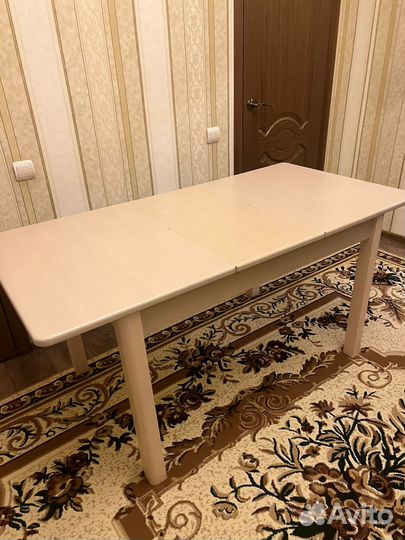 Продам кухонный стол бу