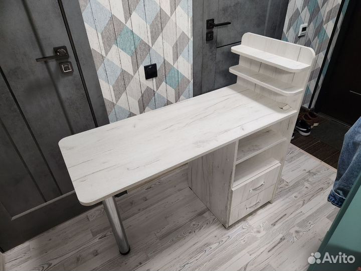 Письменный стол