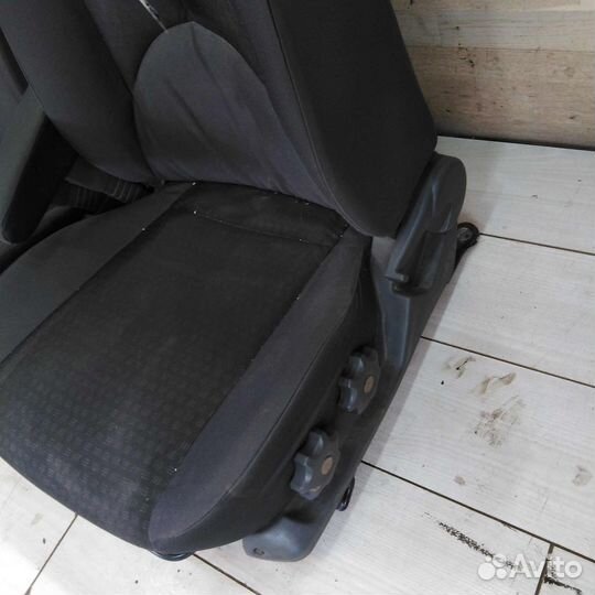 Сиденье переднее Kia Rio II