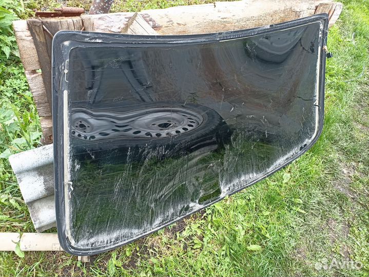 Стекло заднее Mercedes w210 1997г седан