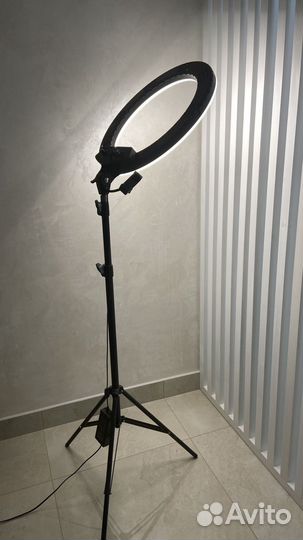Кольцевая лампа 45 см со штативом