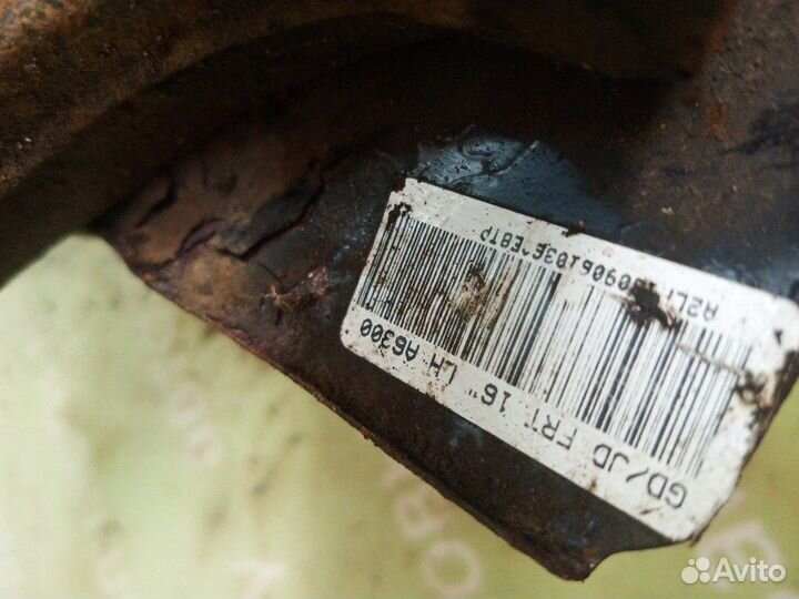 Ступица цапфа кулак передняя левая Kia Ceed 2 JD