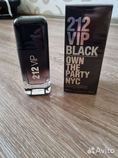 Туалетная вода 212 VIP black carolina herrera