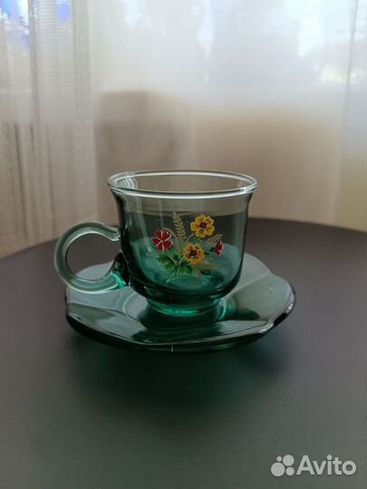Чашка с блюдцем цветное стекло СССР с цветком
