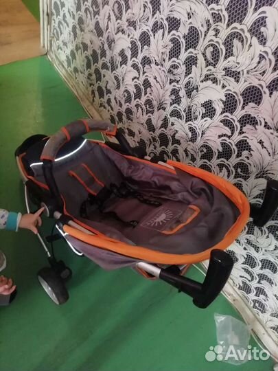 Прогулочная коляска