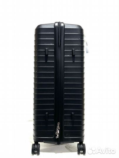 Чемодан из полипропилена черный