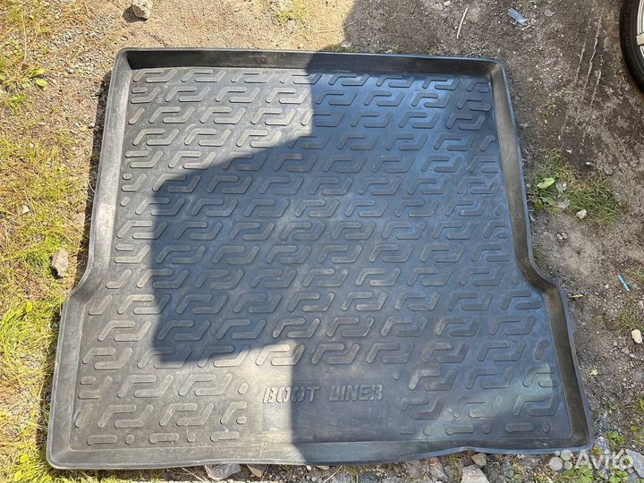 Автомобильные коврики резиновые Logan