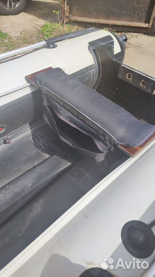 Лодка Ривьера 3200