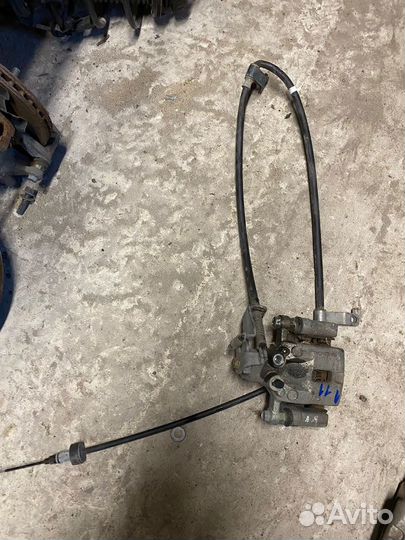 Суппорт задний левый Kia Picanto 3