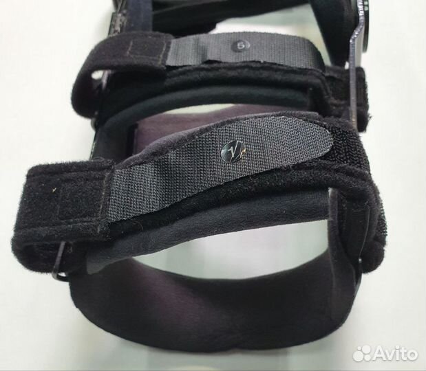 Коленный ортез жёсткий спортивно-функциональный