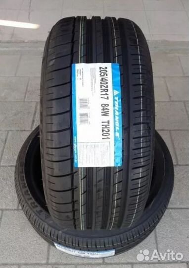 Triangle Sports TH201 235/55 R17