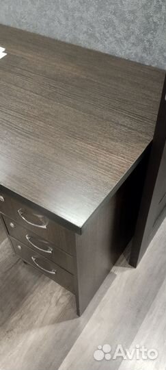 Продам компьютерный стол