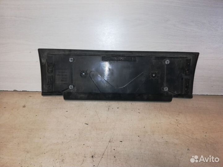 Рамка под номер Audi 80