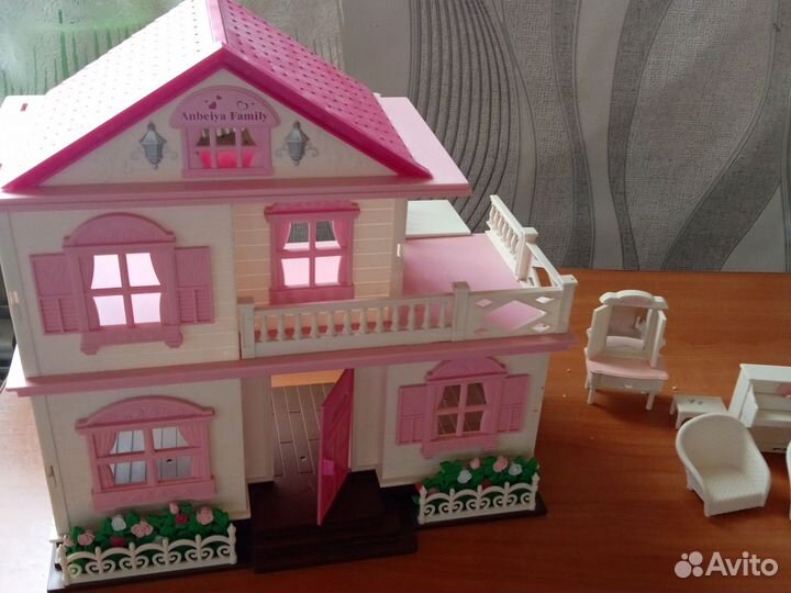 Домик кукольный