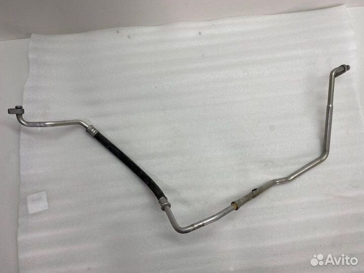 Трубка кондиционера толстая передняя Toyota Camry