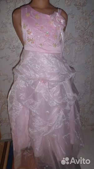Платье праздничное