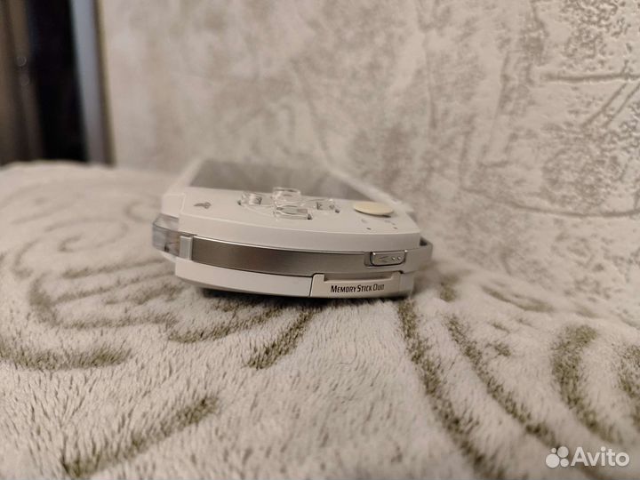 Sony PSP 1008 Fat белая 32 гб/30 лучших игр